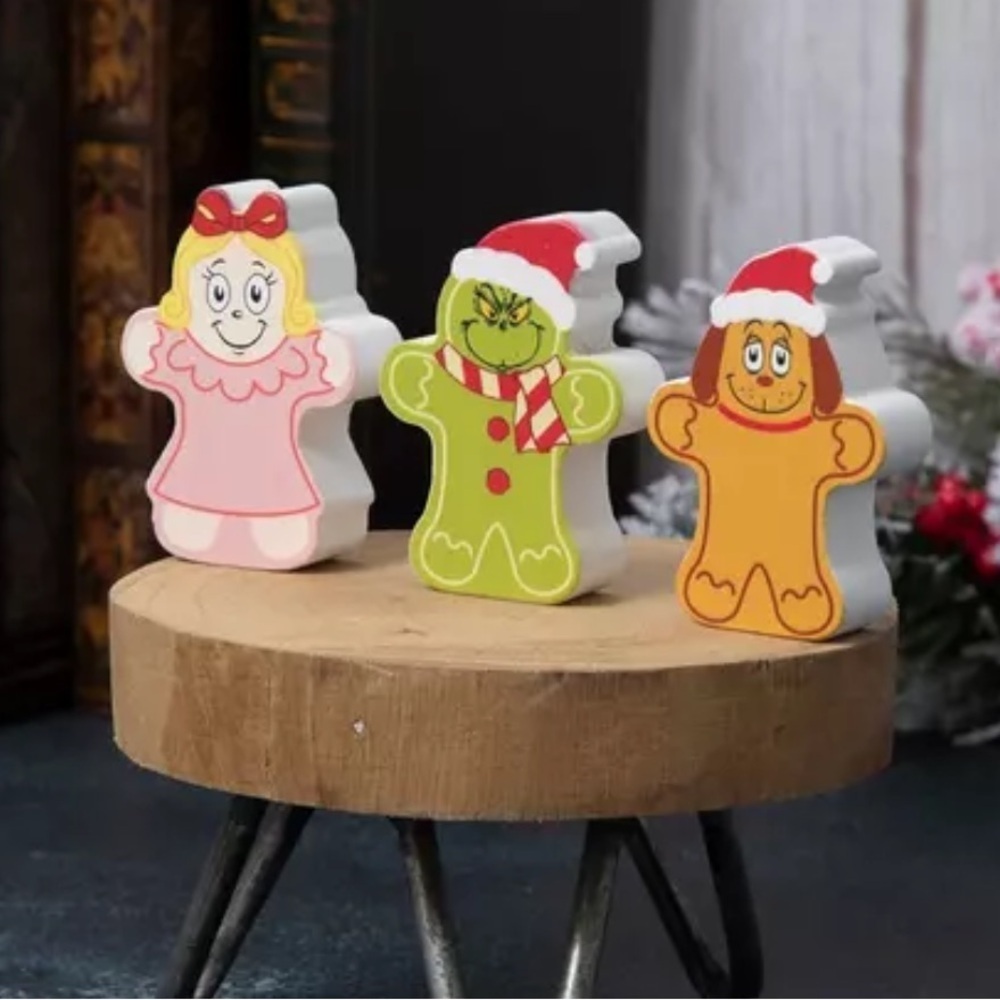 Dr. Seuss Grinch Holiday Decor Set NEW Wood Gingerbread Men Cindy Lou Who Max